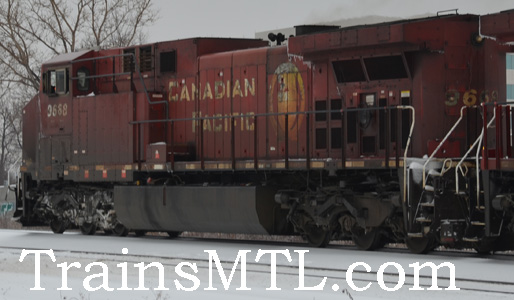 Locomotive CP9668 left side / coté gauche